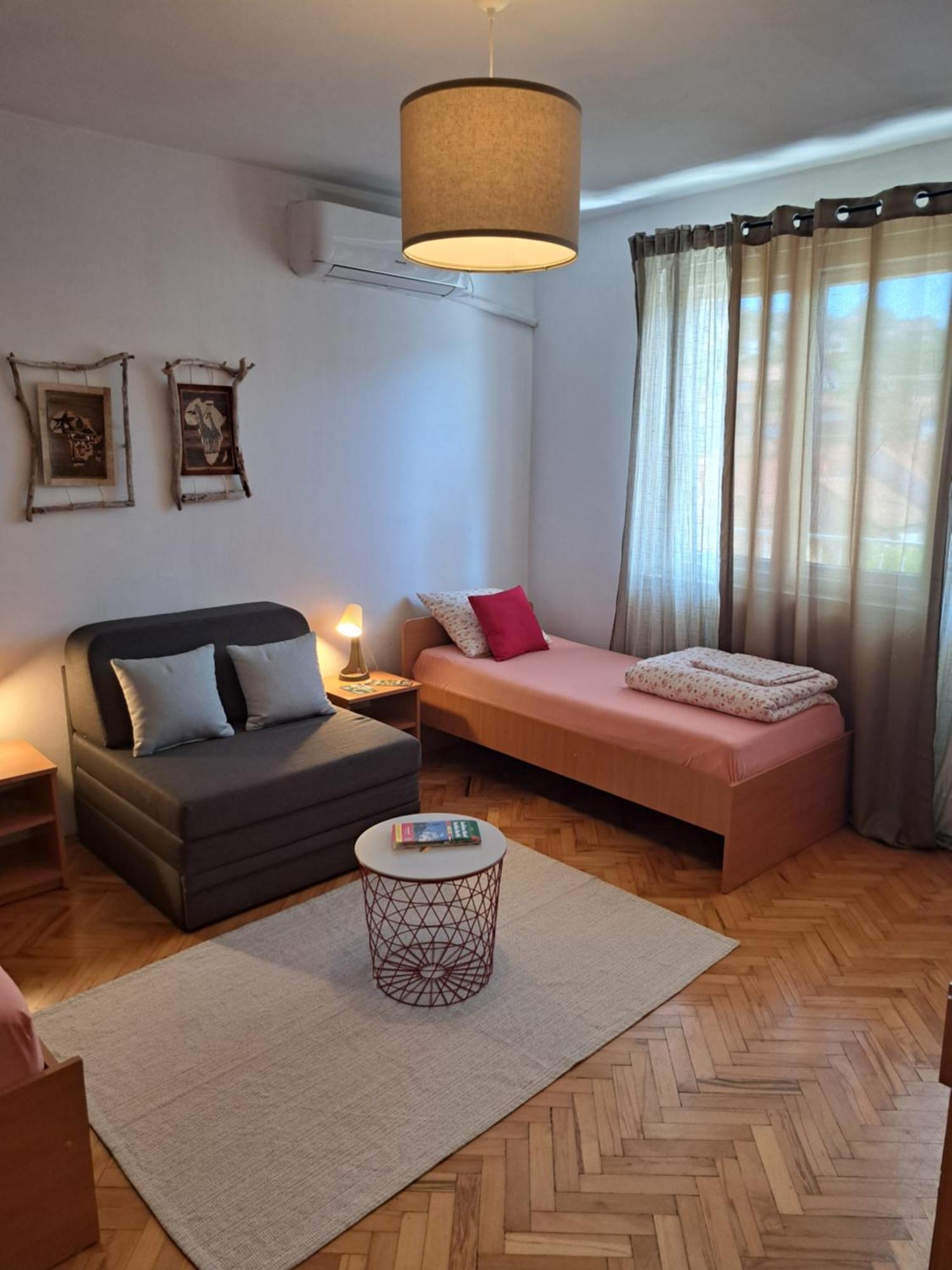 Appartement Faris à Donji Milanovac Extérieur photo